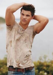 20c26ab60b54a36edb5f0d036f536e12-taylor-lautner-teen-vogue